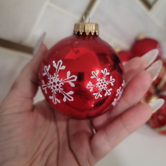 Vintage glass traditional red ornaments gold and white details and snowflakes - Picture 5 of 8